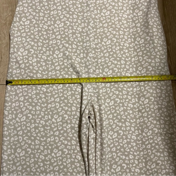 NWT Papillon Jumpsuit Leopard Print soft stretchy over sized beach wear - Picture 11 of 13